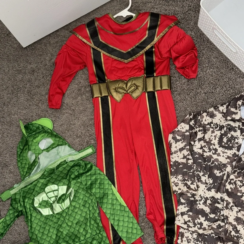 Costumes! Get it before Halloween - Picture 3 of 6